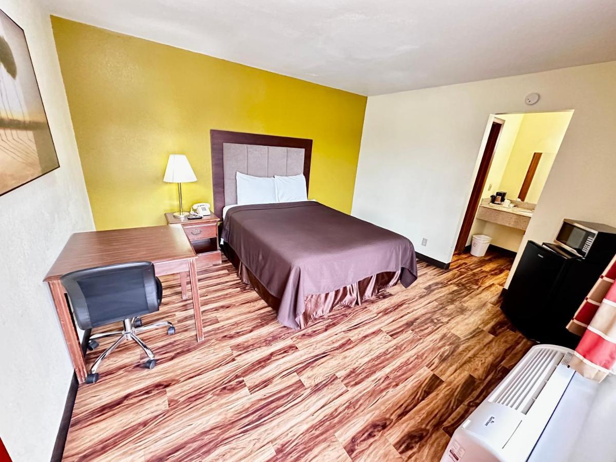 Regency Inn Iola Exteriér fotografie